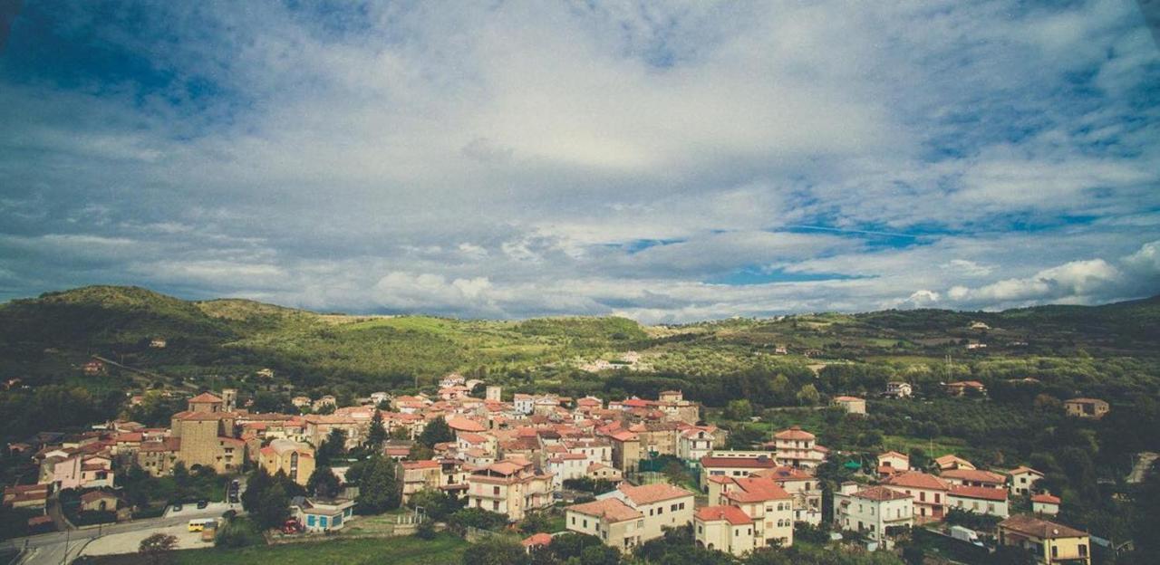 Spacious Apartment In Ceraso With Mountain View Exterior foto